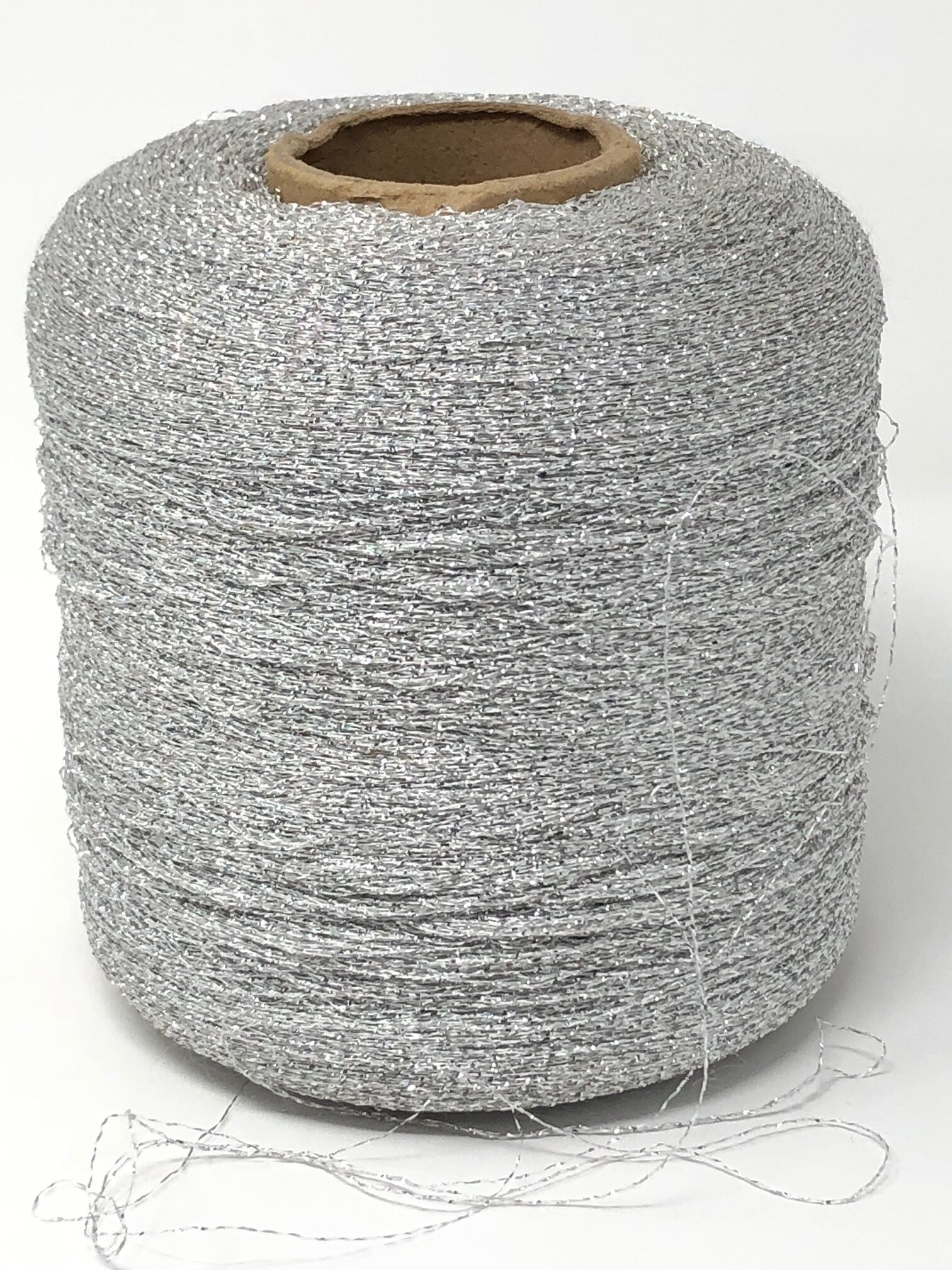 HILO METALICO EN CONO PLATA NEGRO #002 232G